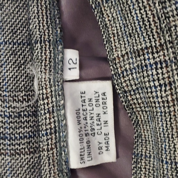 Skirt Suit - Picture 8 of 10